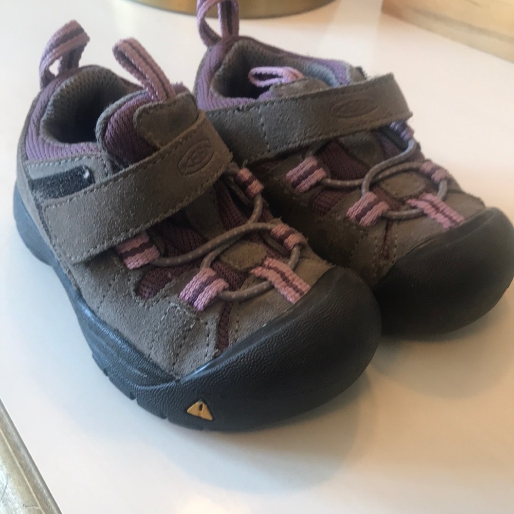 Size 4 baby Keens